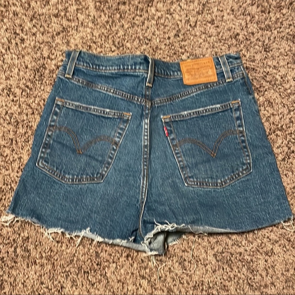 LEVIS PREMIUM RIBCAGE SHORTS - size 29 - Picture 2 of 3
